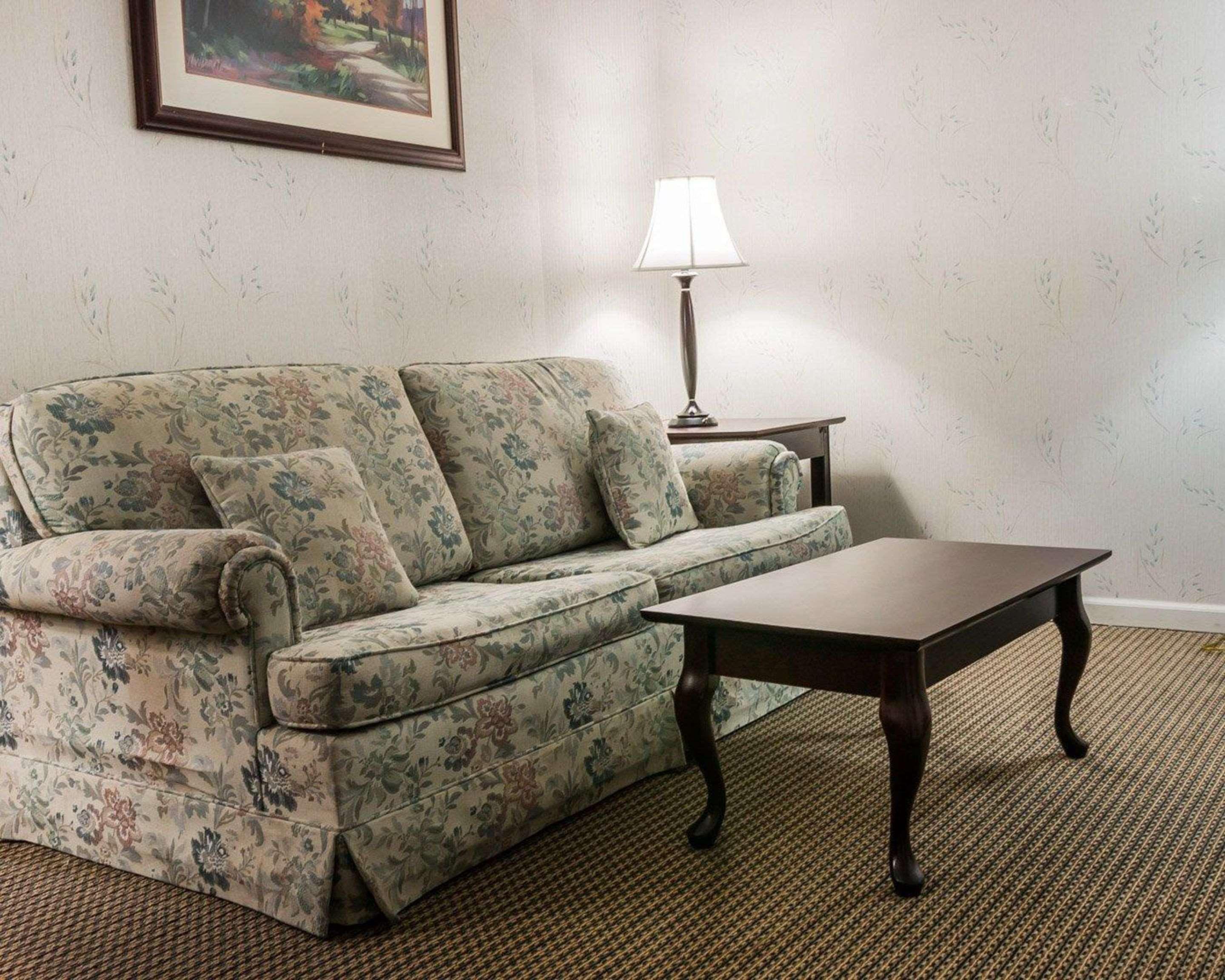 Lodge Econo &