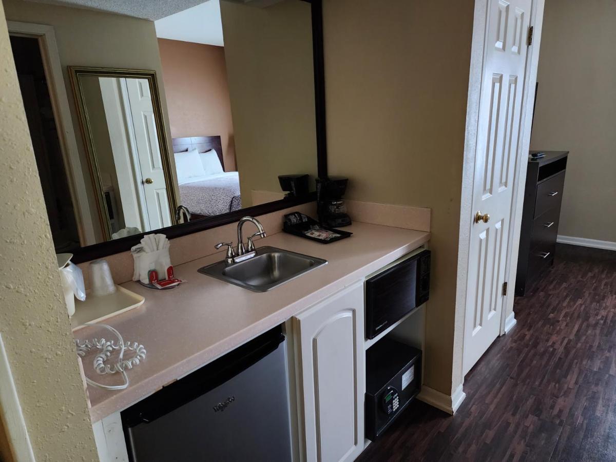 Lodge Econo &